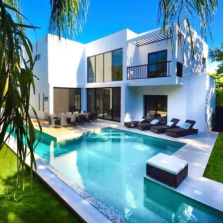 Villa Pearl, 5 Minutes Walk To The Private Beach